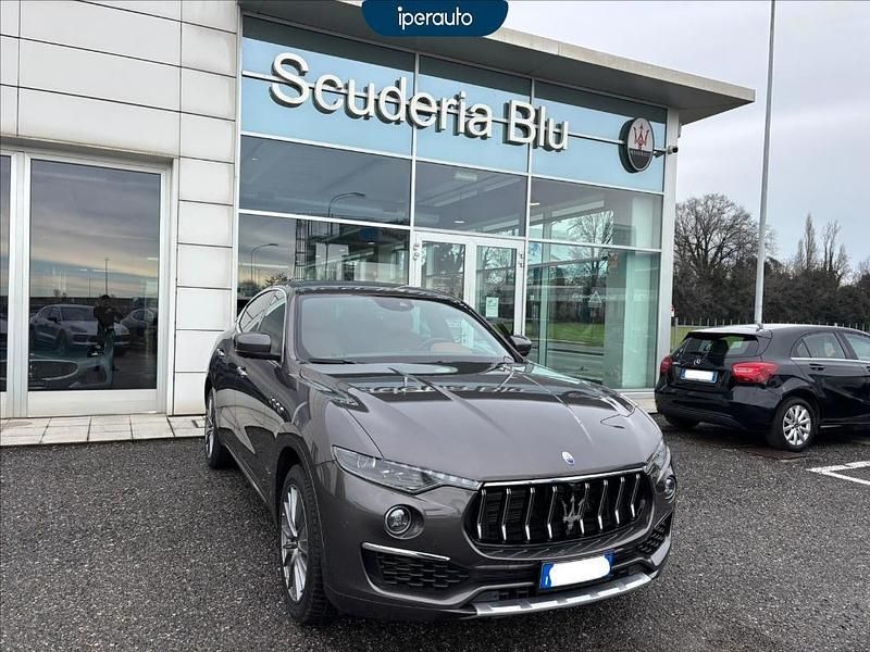 Usata Maserati Levante GranLusso 250 CV (183 kW) 2021 Grigio metallizzato SUV