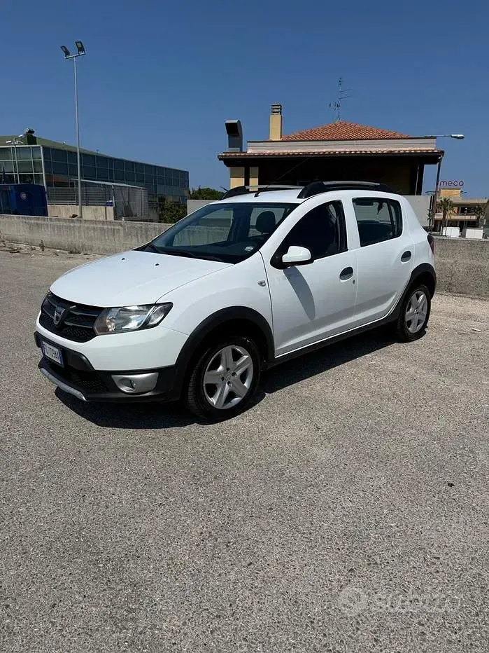 Usata Dacia Sandero Stepway 90 CV (66 kW) 2016 Bianco Berlina