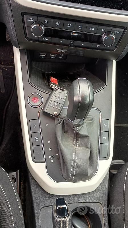Usata Seat Arona XCELLENCE 116 CV (85 kW) 2019 Grigio SUV