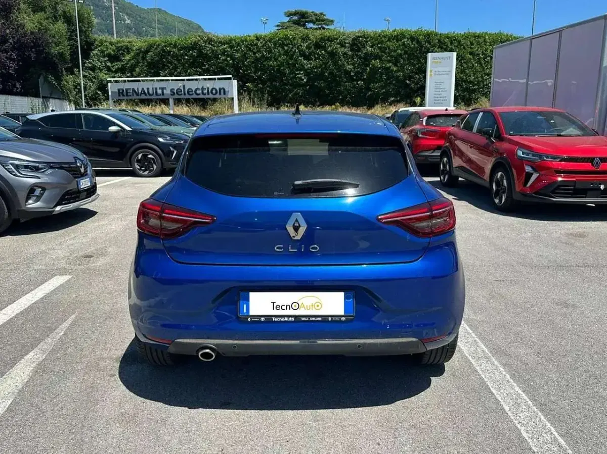 Usata Renault Clio V Intens 91 CV (66 kW) 2023 Blu iron Berlina