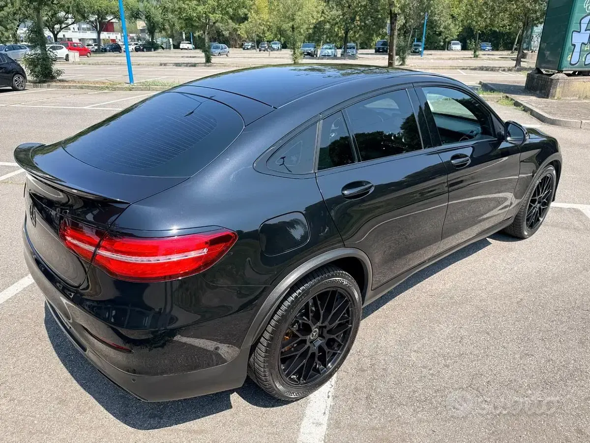 Usata Mercedes GLC220 Premium 170 CV (125 kW) 2017 Nero profondo SUV