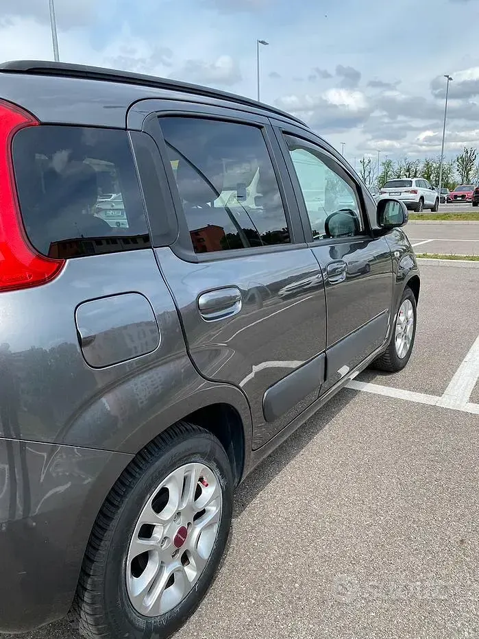 Usata Fiat Panda 69 CV (50 kW) 2019 Grigio Utilitaria