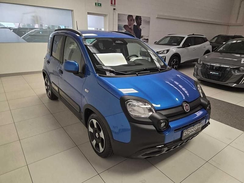 Usata Fiat Panda Cross Cross 70 CV (51 kW) 2025 Blu Utilitaria