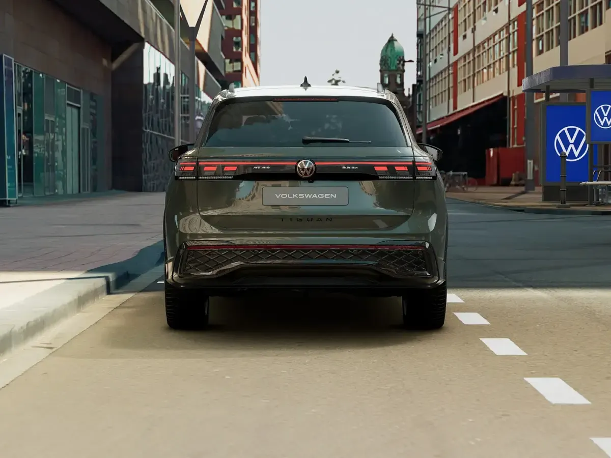 Nuova VW Tiguan R-line Plus 150 CV (110 kW) 2026 Velvet green metallizzato SUV