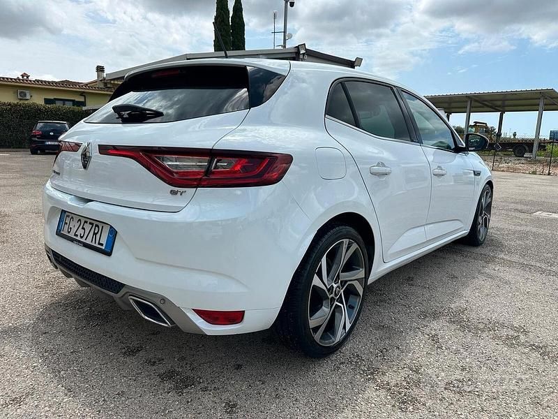 Usata Renault Mégane IV GT 163 CV (119 kW) 2017 Bianco Berlina