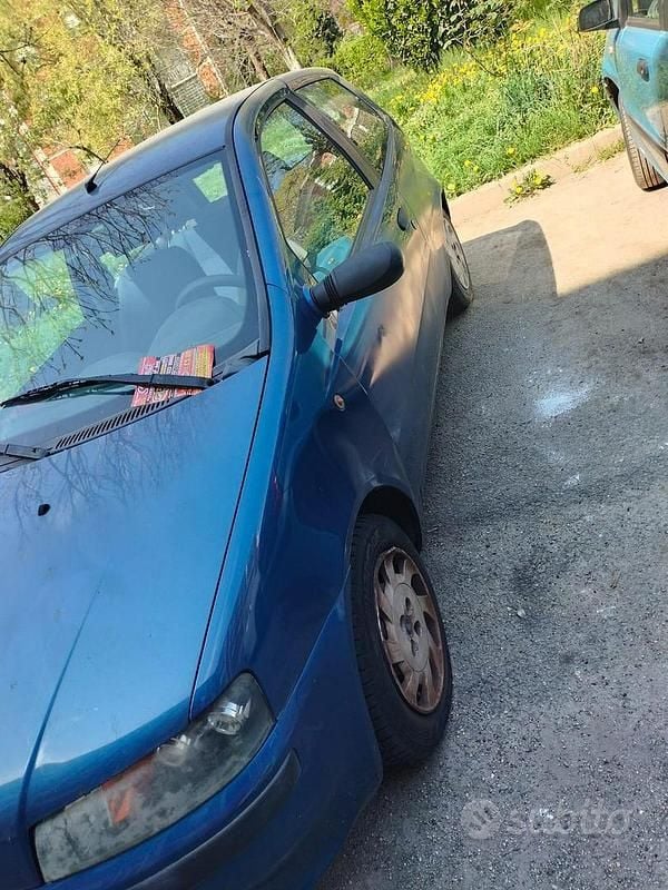 Usata Fiat Punto 60 CV (44 kW) 2001 Utilitaria