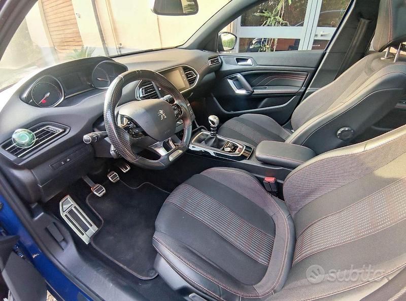 Usata Peugeot 308 GT-line 131 CV (96 kW) 2019 Blu/azzurro Berlina