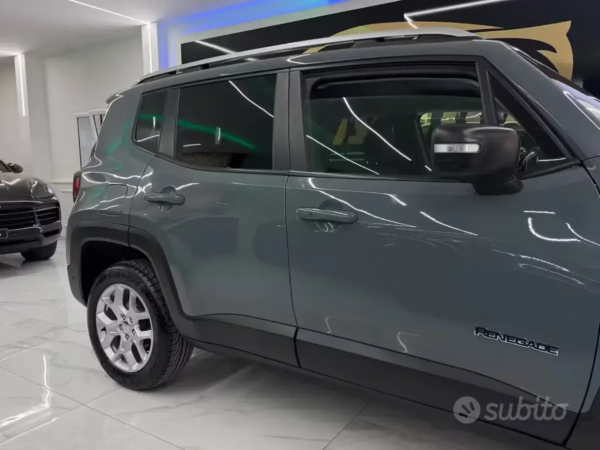Usata Jeep Renegade Limited 140 CV (102 kW) 2017 Grigio SUV