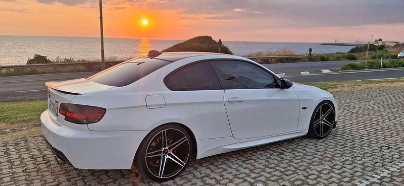 Usata BMW 325 M Sport 218 CV (160 kW) 2008 Bianco Coupé