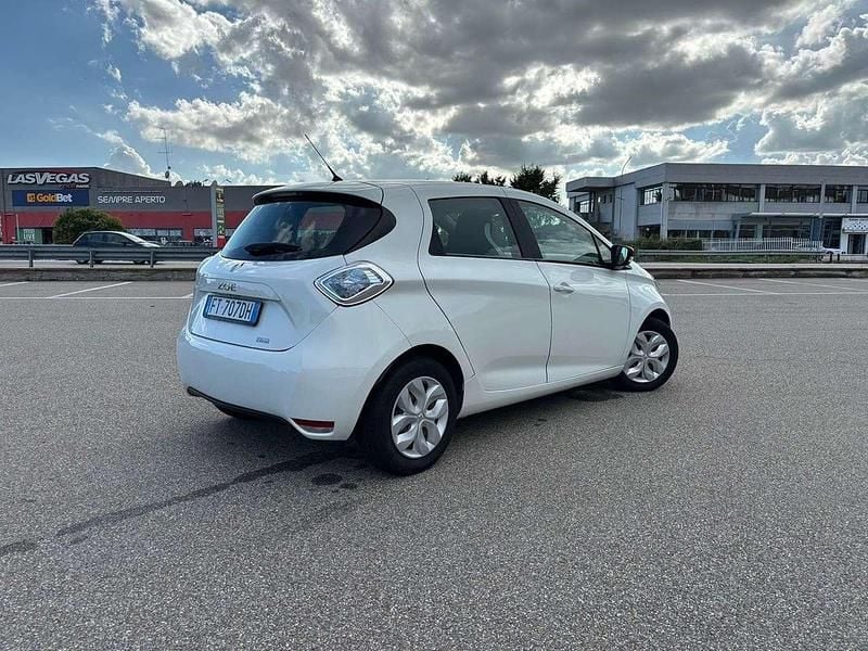 Usata Renault Zoe Life 67 kW (92 CV) 2018 Bianco Utilitaria