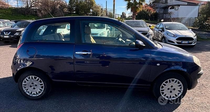Usata Lancia Ypsilon 69 CV (50 kW) 2006 Blu Utilitaria