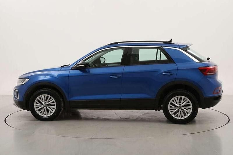 Usata VW T-Roc Life 150 CV (110 kW) 2022 Blu SUV