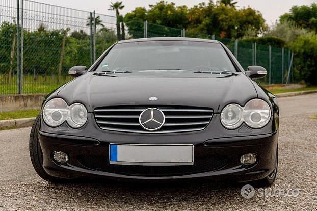 Usata Mercedes SL500 326 CV (239 kW) 2002 Nero Cabrio