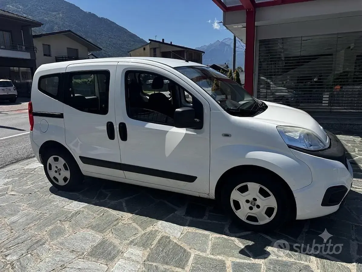 Usata Fiat Qubo Trekking 75 CV (55 kW) 2017 Bianco Monovolume