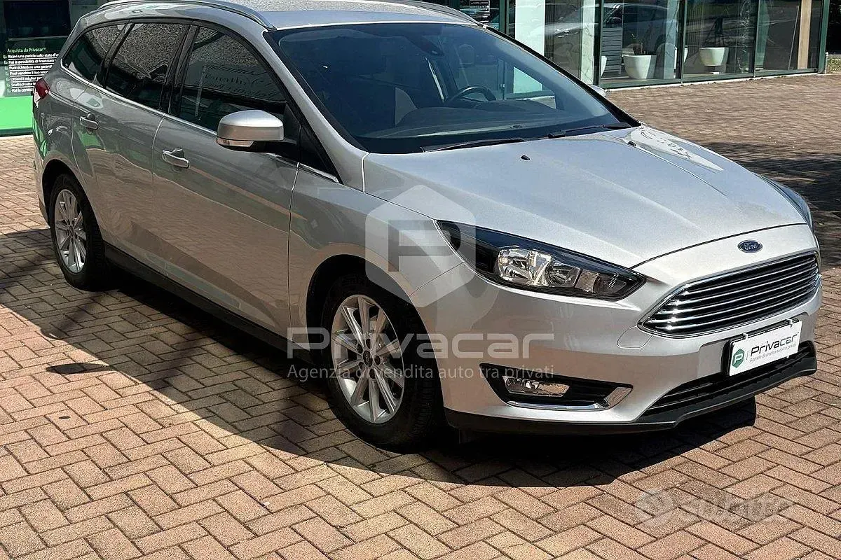 Usata Ford Focus Titanium 120 CV (88 kW) 2016 Grigio Station wagon