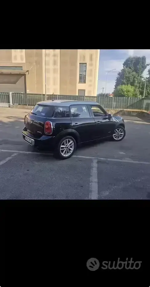 Usata Mini Cooper D 111 CV (81 kW) 2012 Nero Utilitaria