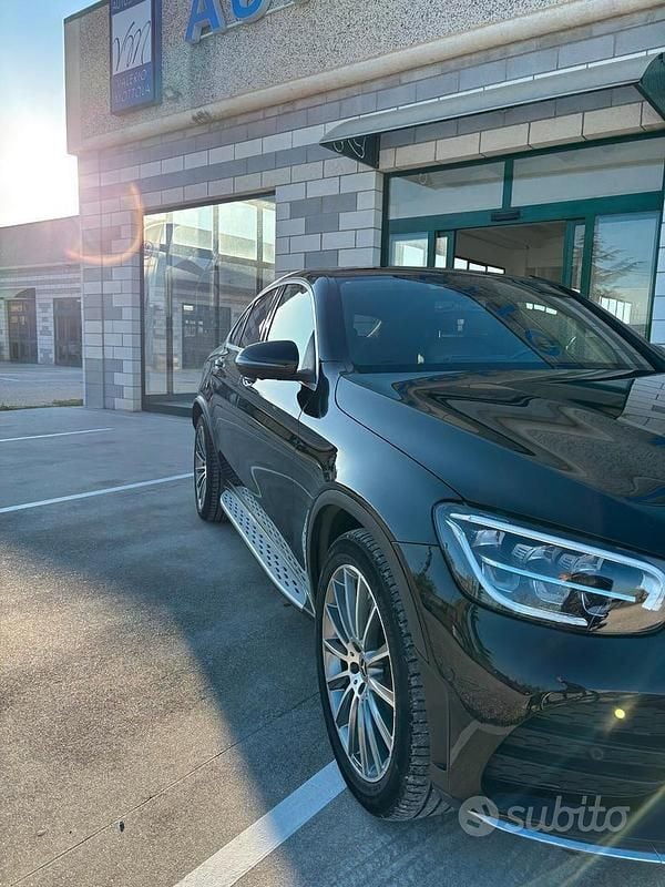 Usata Mercedes GLC200 Premium 163 CV (119 kW) 2020 Nero SUV