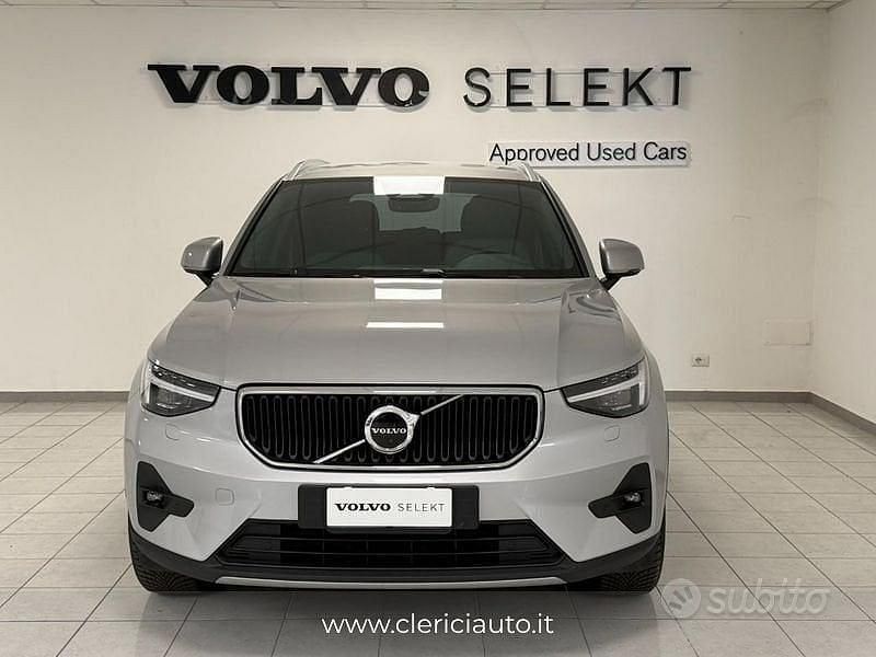 Usata Volvo XC40 Core 163 CV (119 kW) 2025 Grigio SUV