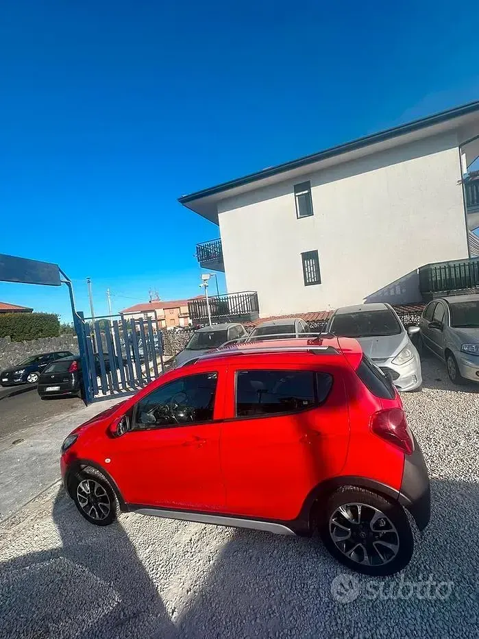Usata Opel Karl Rocks 73 CV (53 kW) 2019 Rosso Utilitaria