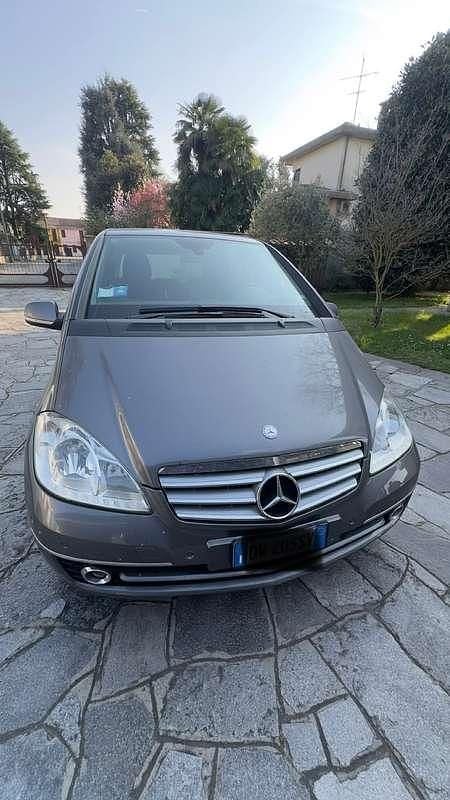 Usata Mercedes A150 Elegance 95 CV (69 kW) 2009 Grigio Monovolume