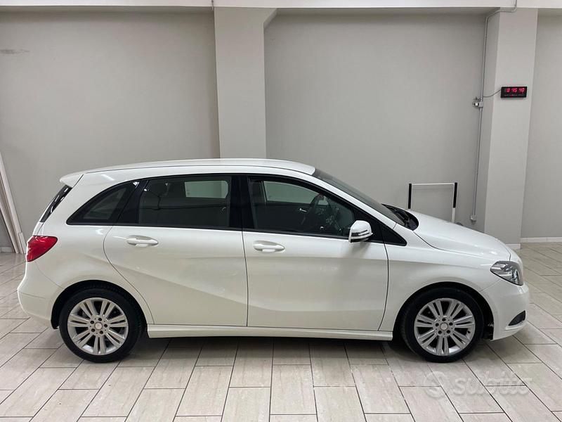 Usata Mercedes B180 Executive 108 CV (79 kW) 2014 Bianco Monovolume