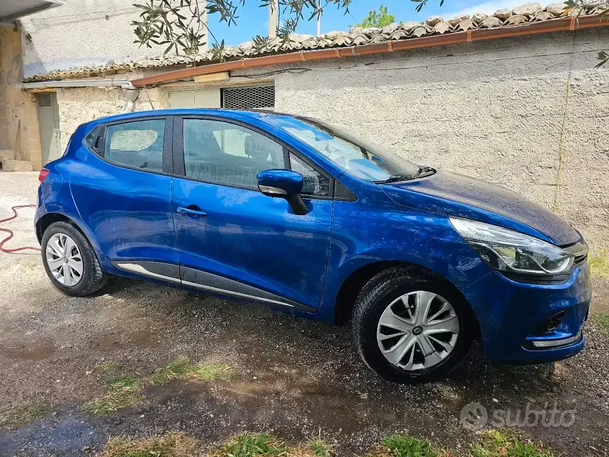Usata Renault Clio 90 CV (66 kW) 2019 Bluazzurro Utilitaria