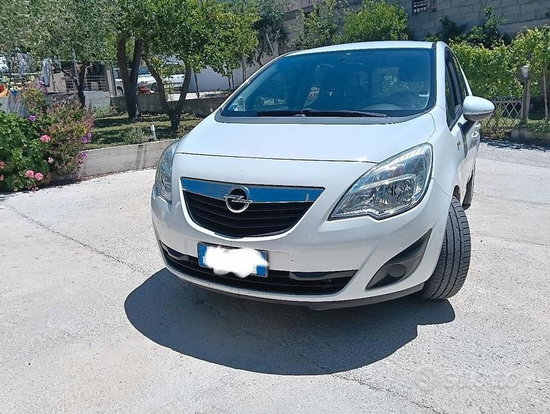Usata Opel Meriva 95 CV (69 kW) 2011 Bianco Monovolume