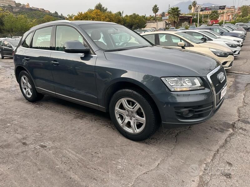 Grigio Usata 2009 Audi Q5 SUV | 9580 € (Buon prezzo) - Immagine 1/4