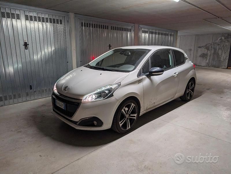 Usata Peugeot 208 2017 Bianco Utilitaria
