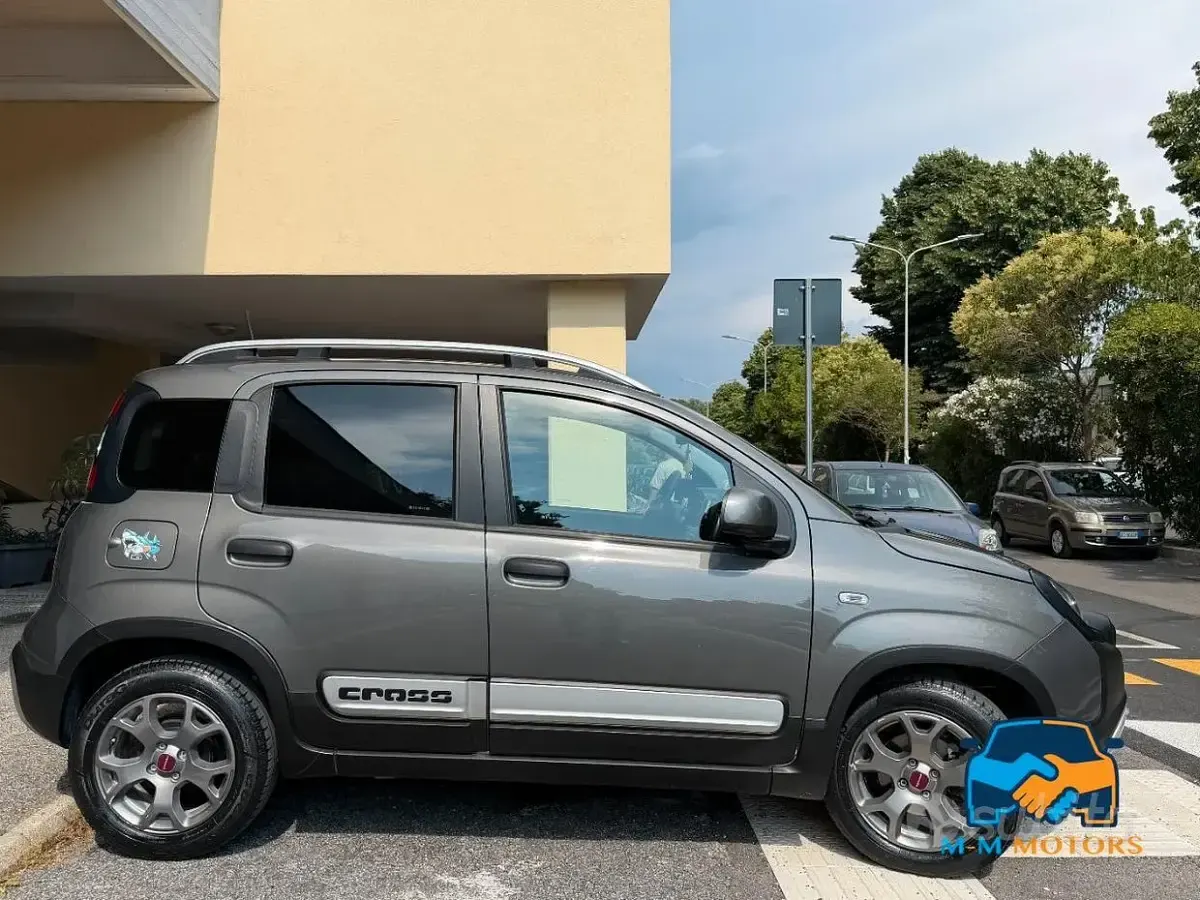 Usata Fiat Panda Cross Cross 69 CV (50 kW) 2022 Grigio Utilitaria