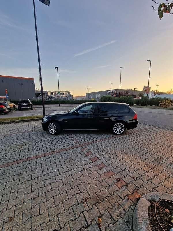 Usata BMW 318 143 CV (105 kW) 2011 Nero Station wagon
