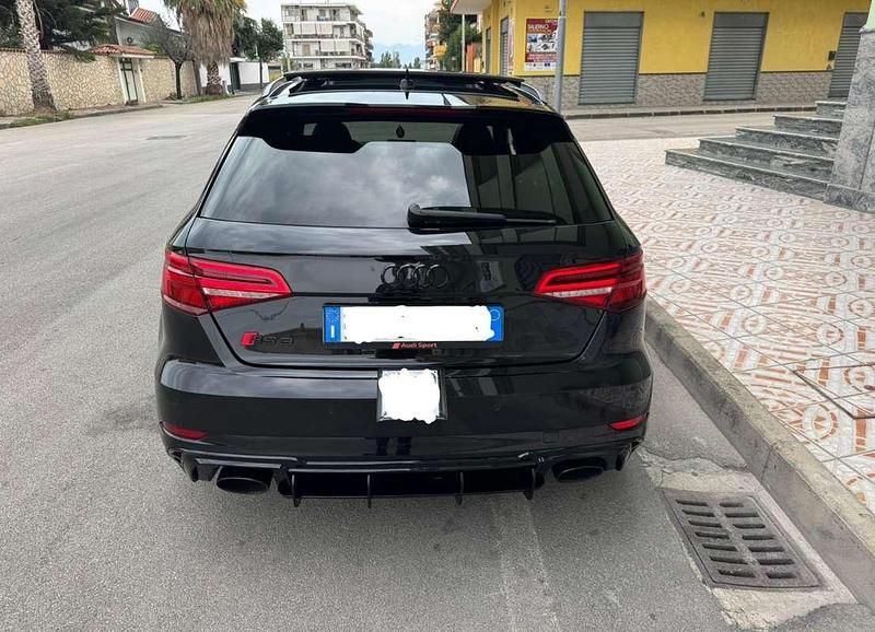 Usata Audi RS3 Sportback Ambiente 400 CV (294 kW) 2018 Nero Utilitaria