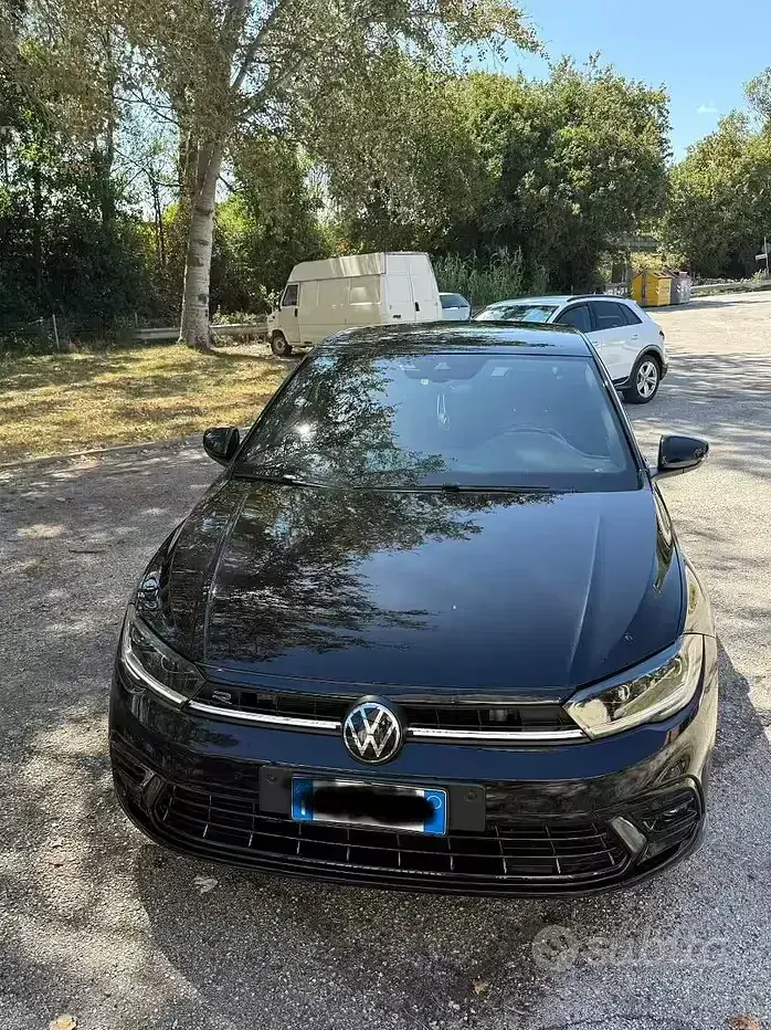 Usata VW Polo R-line 95 CV (69 kW) 2023 Nero Utilitaria