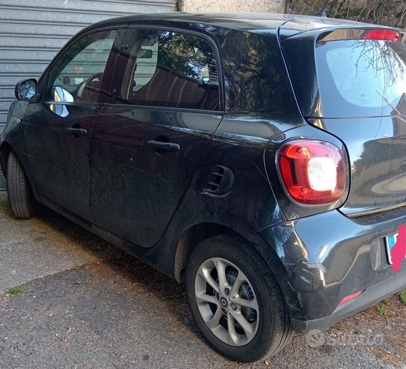 Usata Smart ForFour 61 CV (44 kW) 2018 Nero Utilitaria