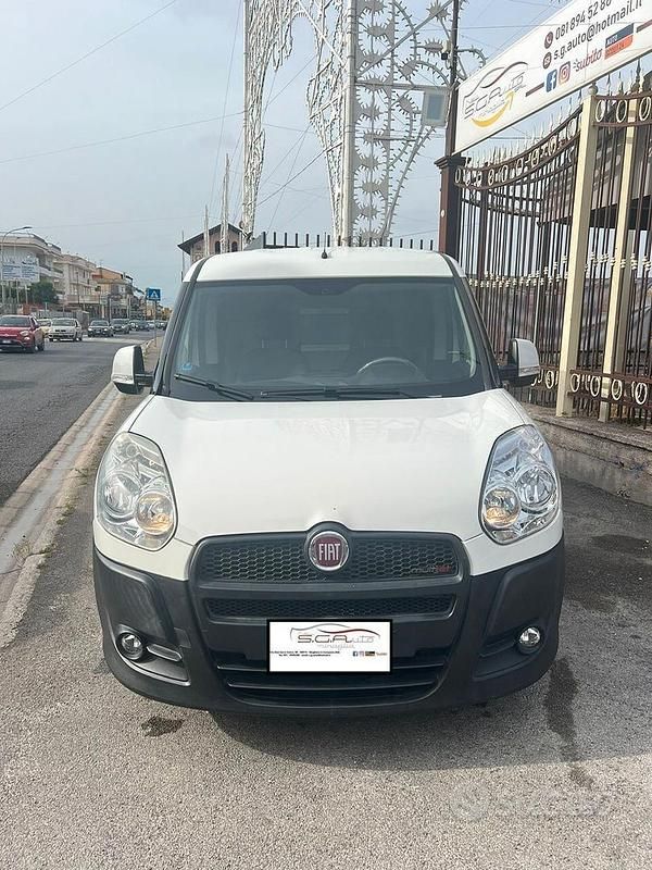 Usata Fiat Doblò Dynamic 105 CV (77 kW) 2010 Bianco Monovolume
