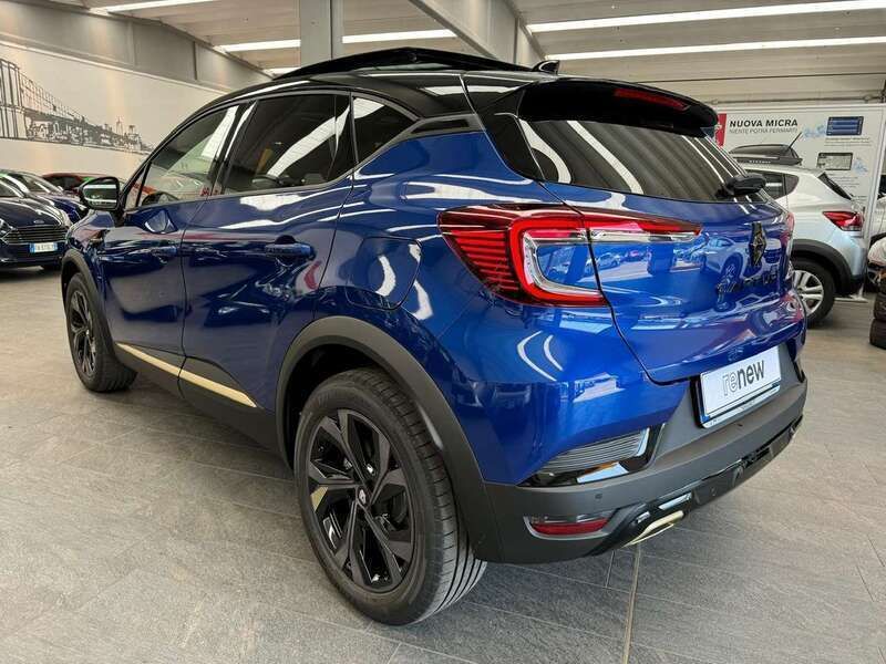 Usata Renault Captur Engineered 92 CV (67 kW) 2024 Blu iron/tetto nero SUV