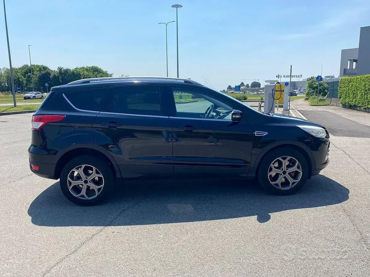 Usata Ford Kuga Titanium 140 CV (102 kW) 2014 Nero SUV