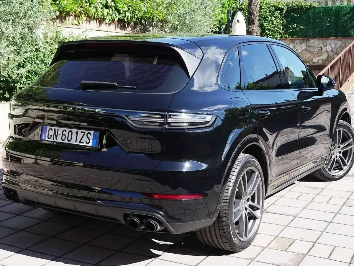 Usata Porsche Cayenne Chrono 340 CV (250 kW) 2020 Nero SUV