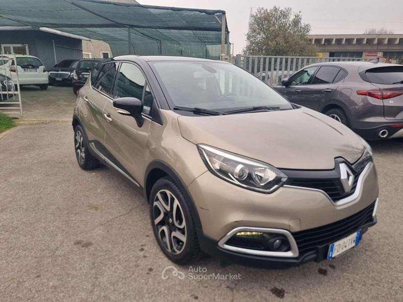 Usata Renault Captur Intens 120 CV (88 kW) 2016 Beige SUV