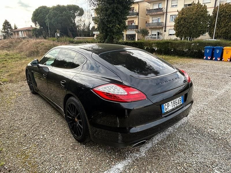 Usata Porsche Panamera 250 CV (183 kW) 2012 Utilitaria