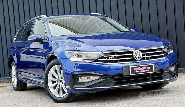 Usata VW Passat R-line 150 CV (110 kW) 2020 Blu/azzurro Station wagon