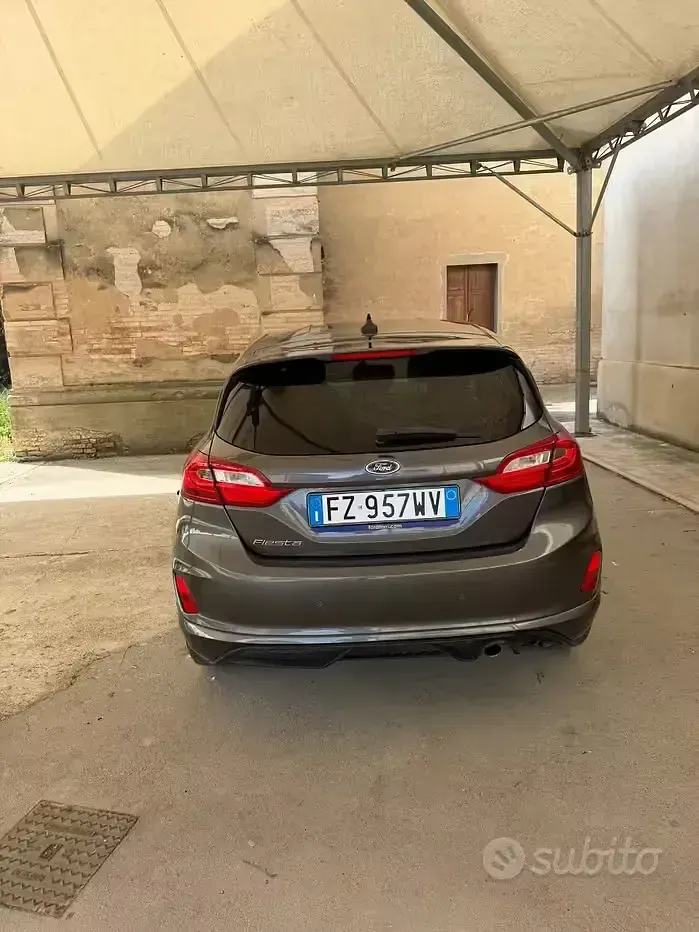 Usado Ford Fiesta ST-Line 86 CV (63 kW) 2020 Gris Utilitario