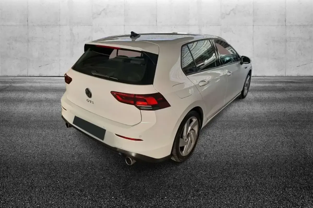 Usata VW Golf GTI 245 CV (180 kW) 2022 Bianco Monovolume