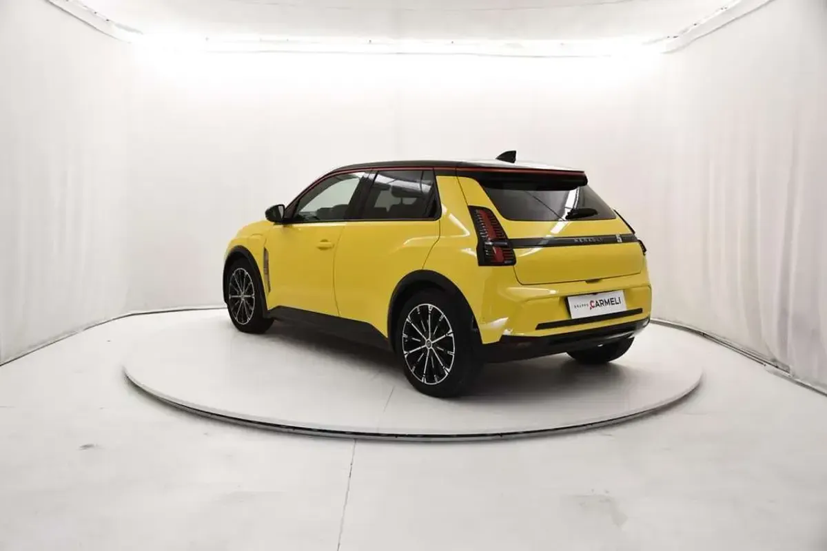 Usata Renault R5 Iconic 110 kW (150 CV) 2025 Giallo pop!  giallo pop! / te Utilitaria