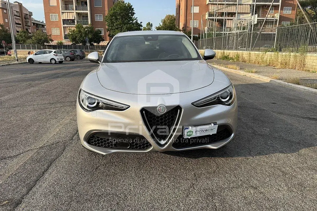 Usata Alfa Romeo Stelvio 160 CV (117 kW) 2021 Grigio SUV