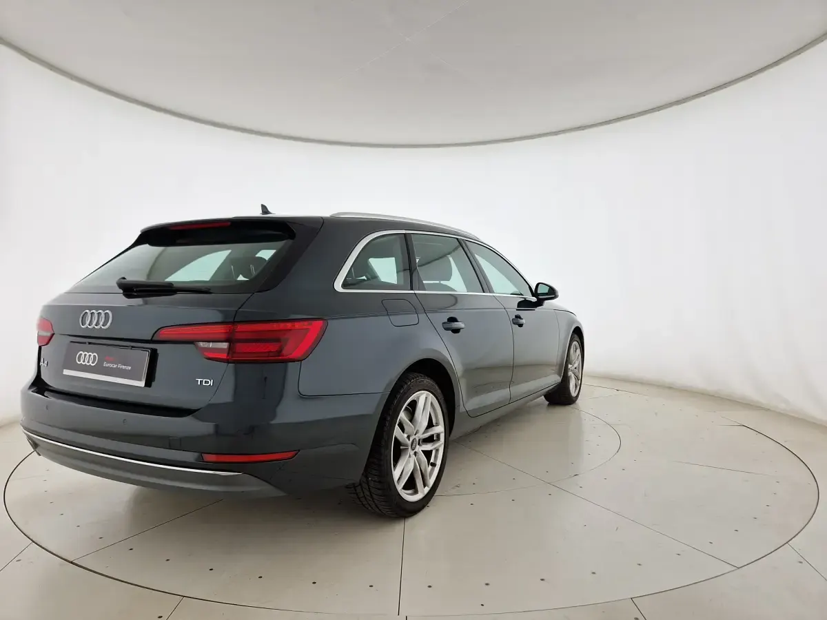 Usata Audi A4 Business 190 CV (139 kW) 2017 Grigio Station wagon