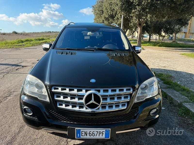 Usata Mercedes ML350 Premium 239 CV (175 kW) 2009 Nero SUV