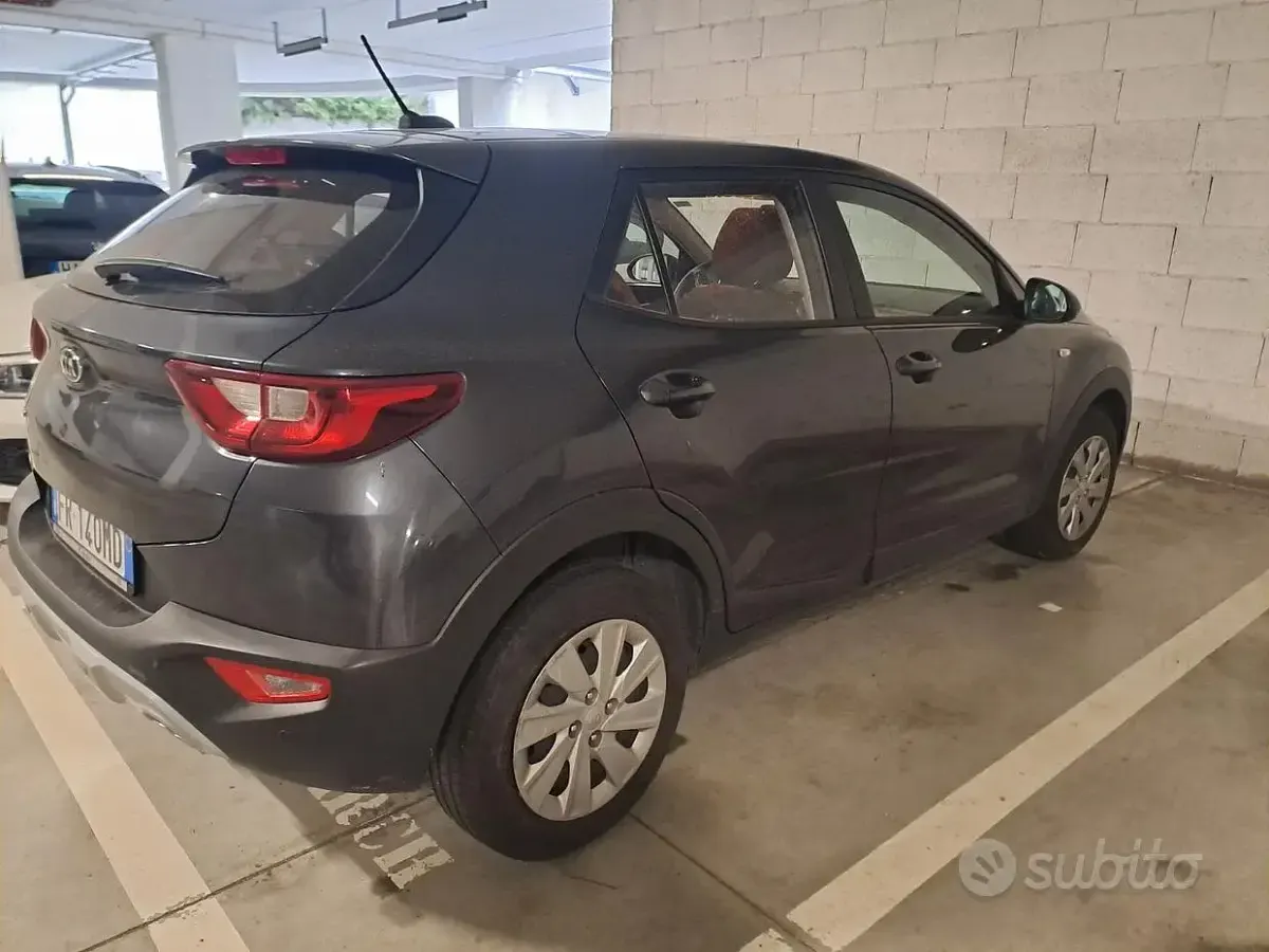Usata Kia Stonic 100 CV (73 kW) 2018 Grigio SUV