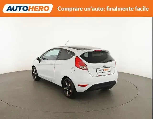 Usata Ford Fiesta Business Edition 60 CV (44 kW) 2016 Bianco Utilitaria