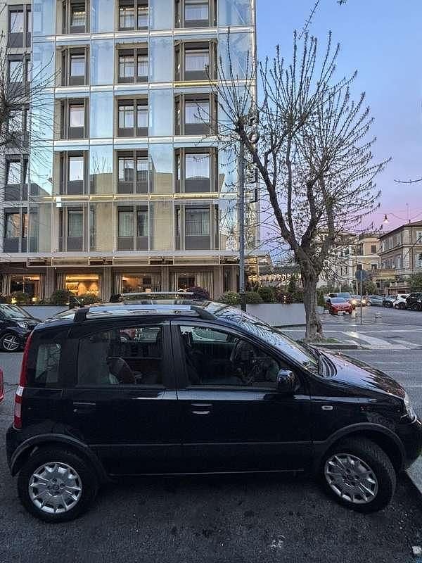 Usata Fiat Panda 4x4 Climbing 69 CV (50 kW) 2011 Utilitaria